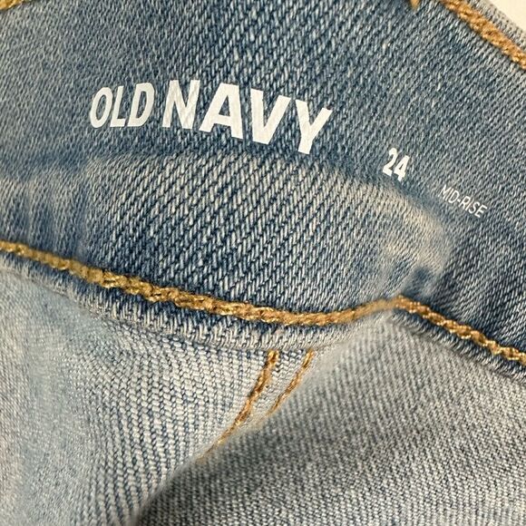 NWT Old Navy Plus Size Mid-Rise Denim 3” Shorts Cuffed Hem - Size 24 - Picture 5 of 8